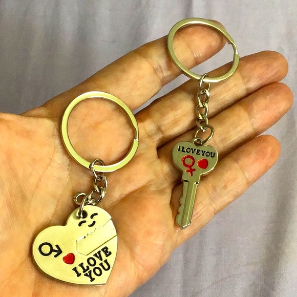 NWT. Keychain for Romantic Couple.Silver Tone Key Ring  Heart/Key Keychain. - Picture 9 of 12